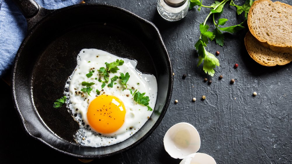 Frying eggs