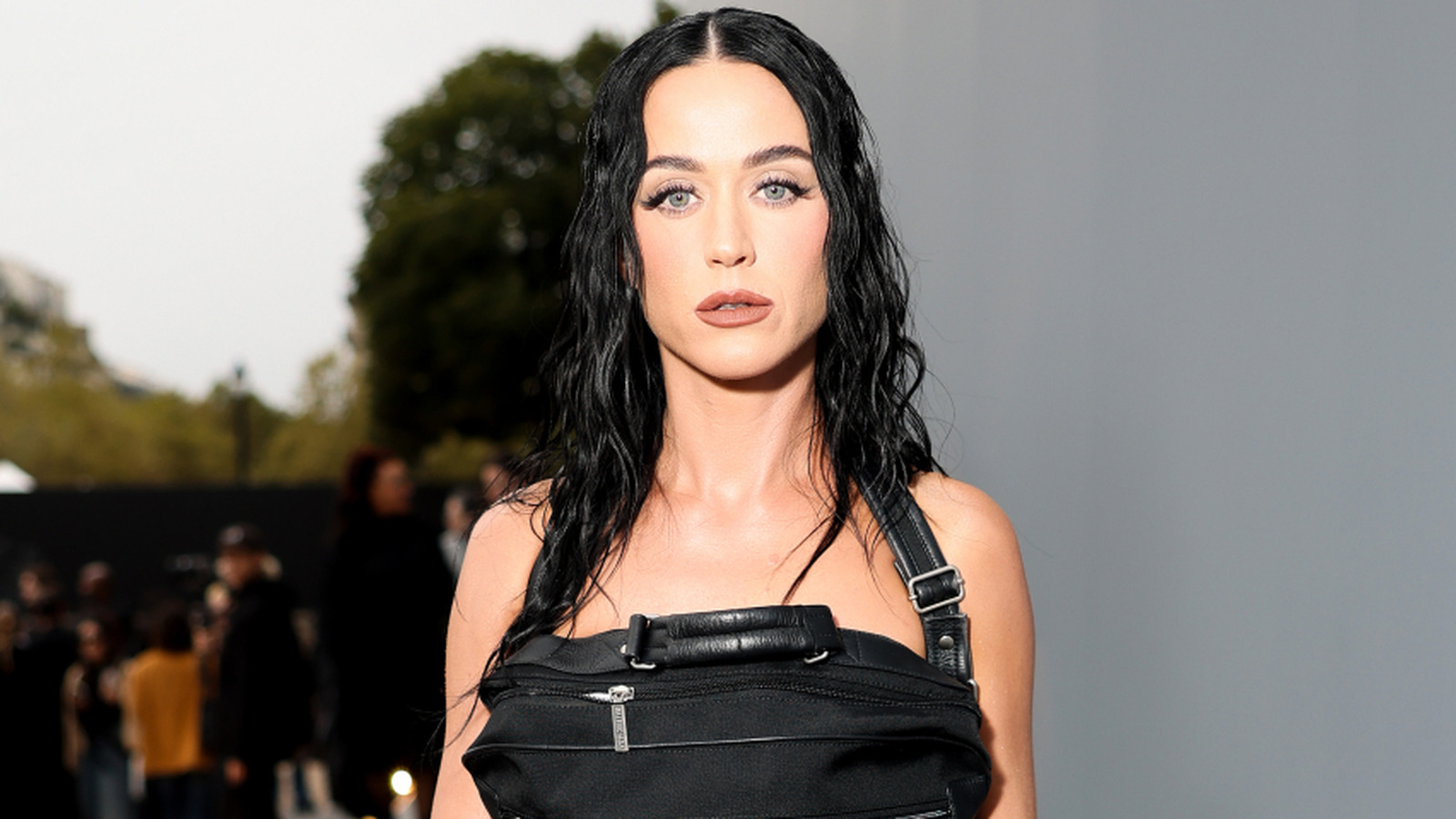 <a href="https://www.thelist.com/1737278/katy-perry-response-plastic-surgery-rumors/" target="_blank">Here’s Katy Perry’s Response To Rumors She’s Had Plastic Surgery</a>