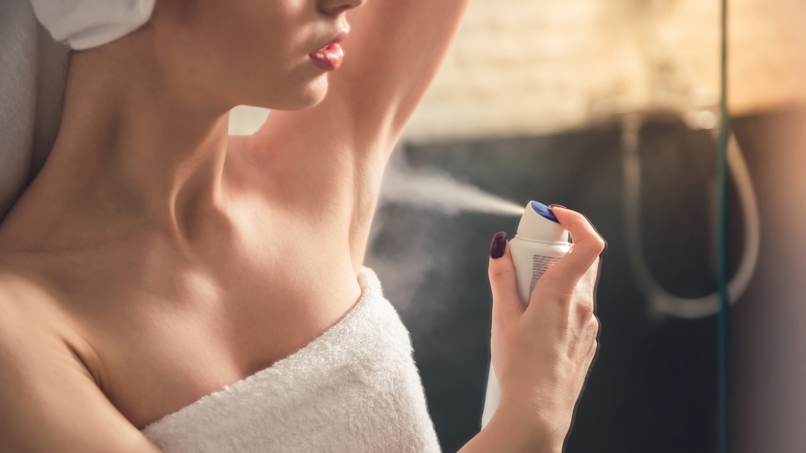 Here's The Difference Between Deodorant And Antiperspirant