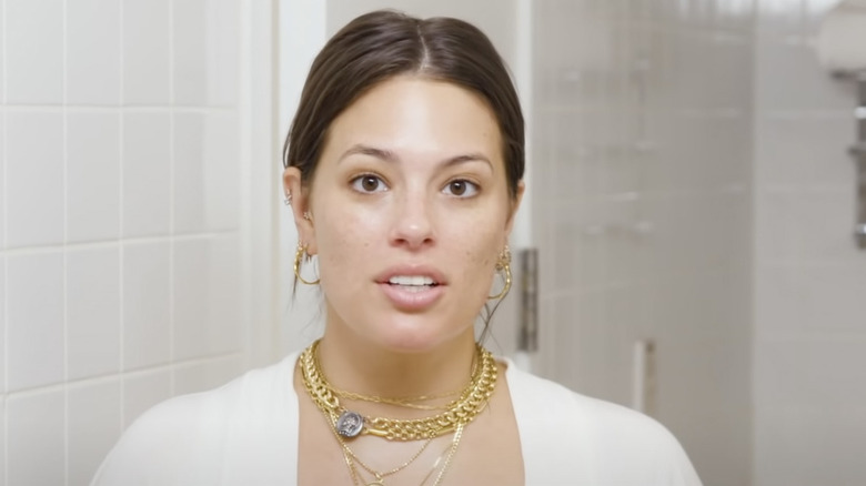 Ashley Graham no makeup