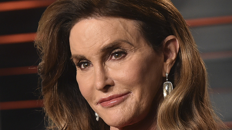 Caitlyn Jenner poses on the red carpet