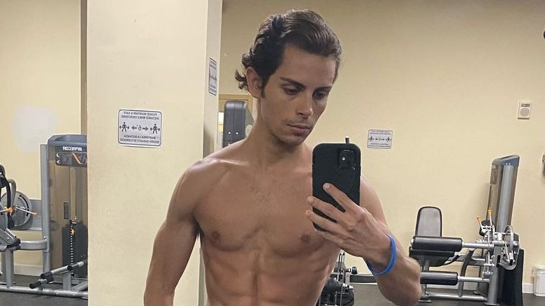 Jake T. Austin takes a selfie