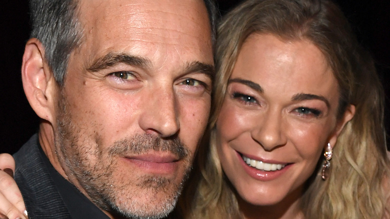 Eddie Cibrian and LeAnn Rimes smiling together 