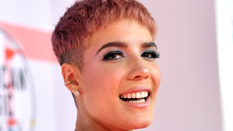 Halsey poses on the red carpet
