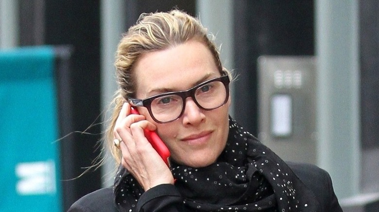 Kate Winslet on the street with no makeup