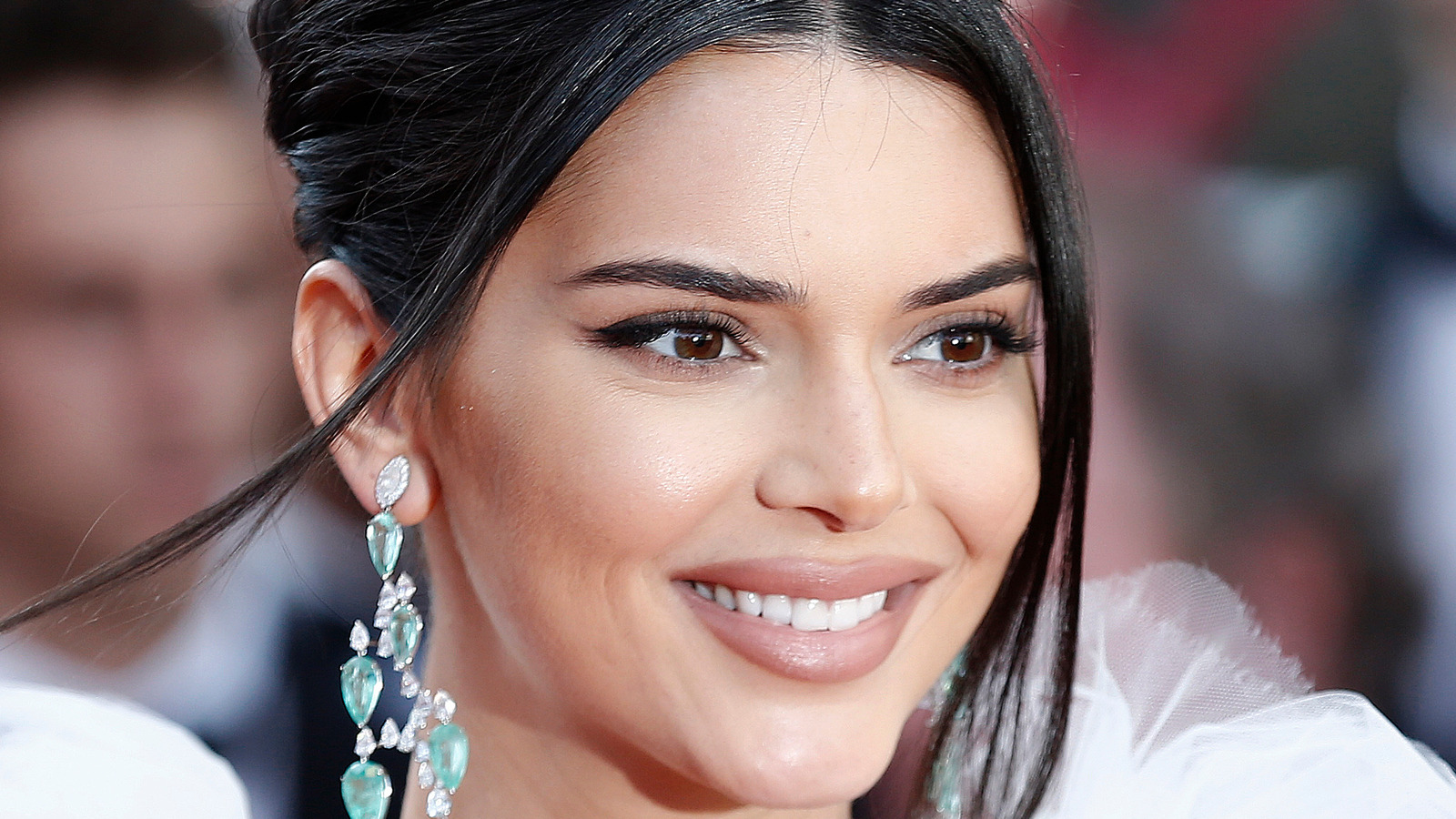Here's What Kendall Jenner Looks Like In Real Life Vs. Instagram