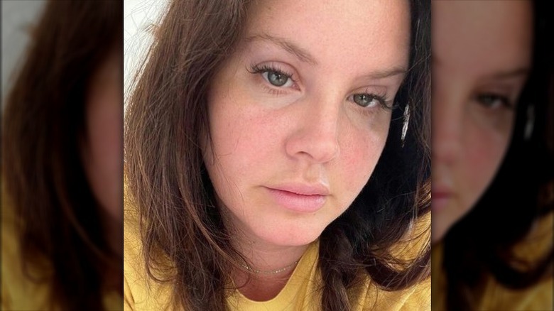 Here'S What Lana Del Rey Looks Like Going Makeup Free