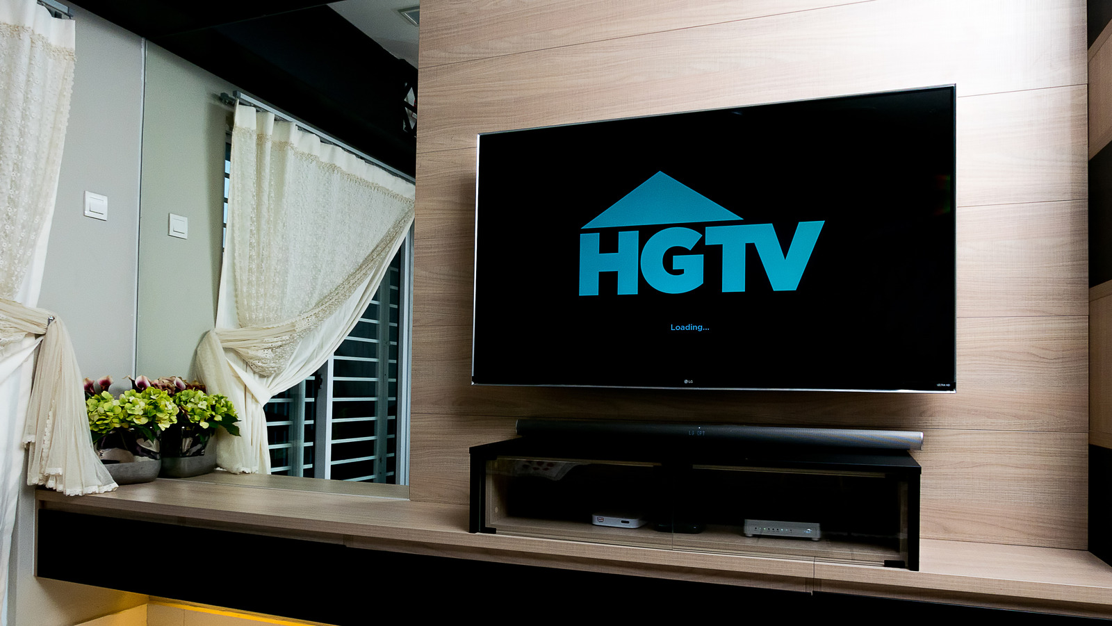 Here's What Makes HGTV Shows So Bingeworthy