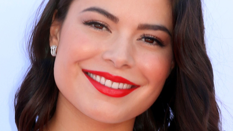 Miranda Cosgrove smiling