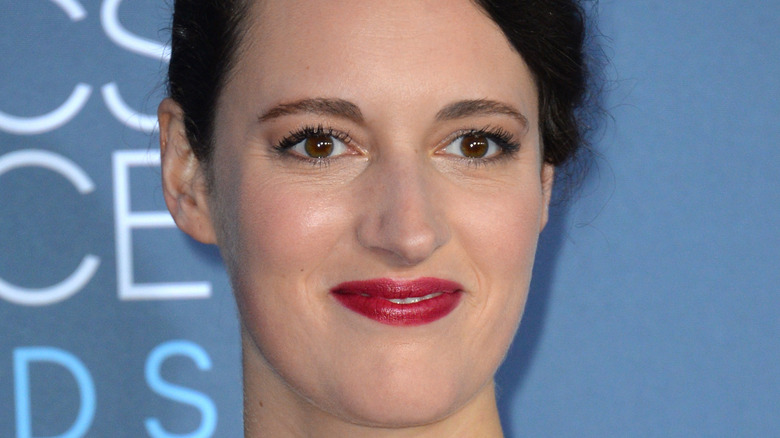 Phoebe Waller-Bridge posing at event