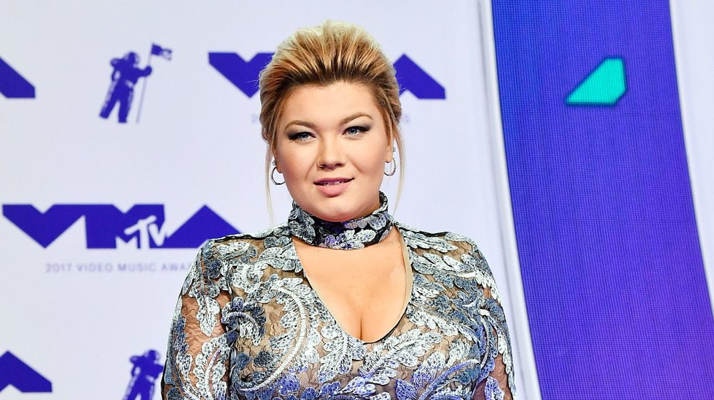 Teen Mom OG's Amber Portwood poses on VMA red carpet