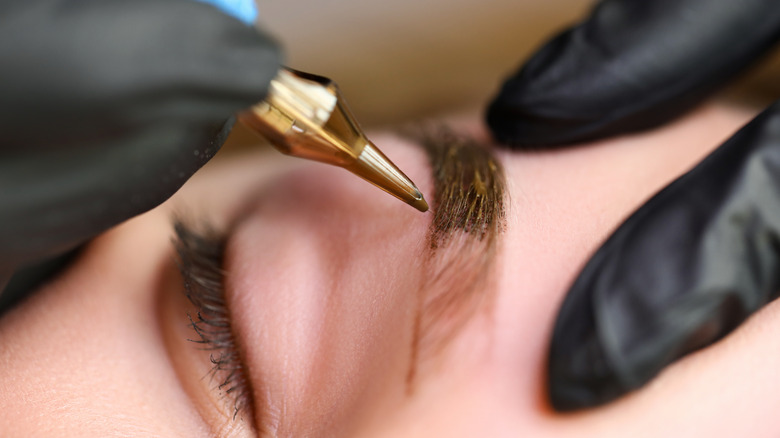 Eyebrow tattooing 