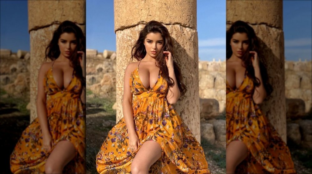 Pictures of demi rose