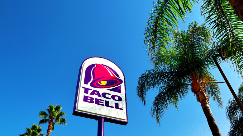 Taco Bell sign