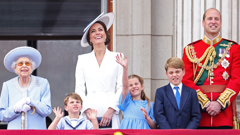 Queen Elizabeth, Kate Middleton, Prince Louis, Princess Charlotte, Prince George, and Prince William 