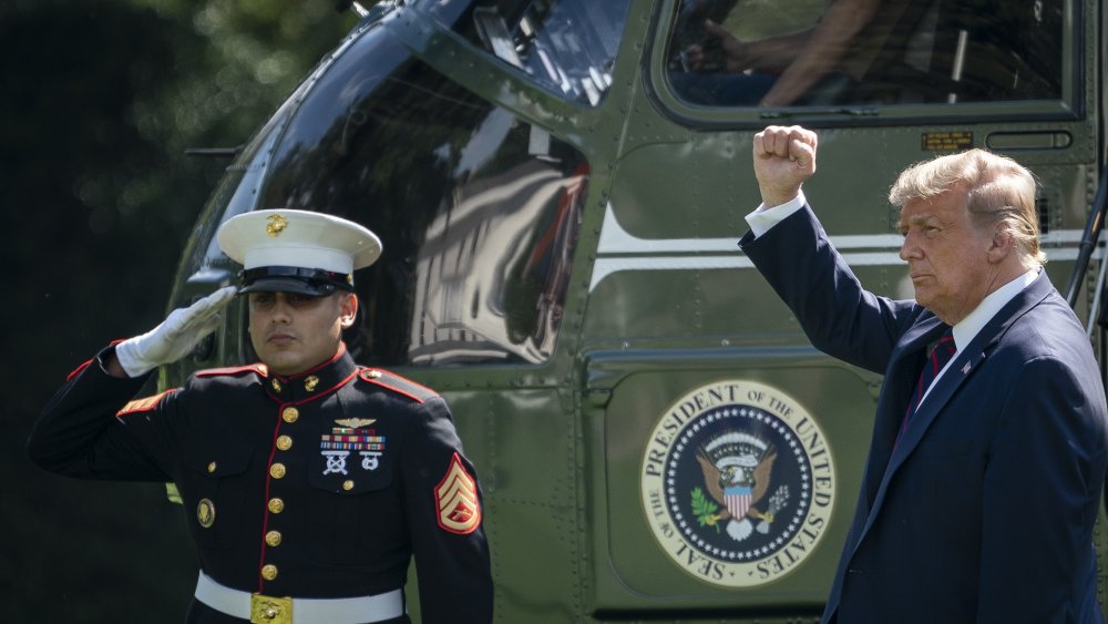 Trump boarding helicopter