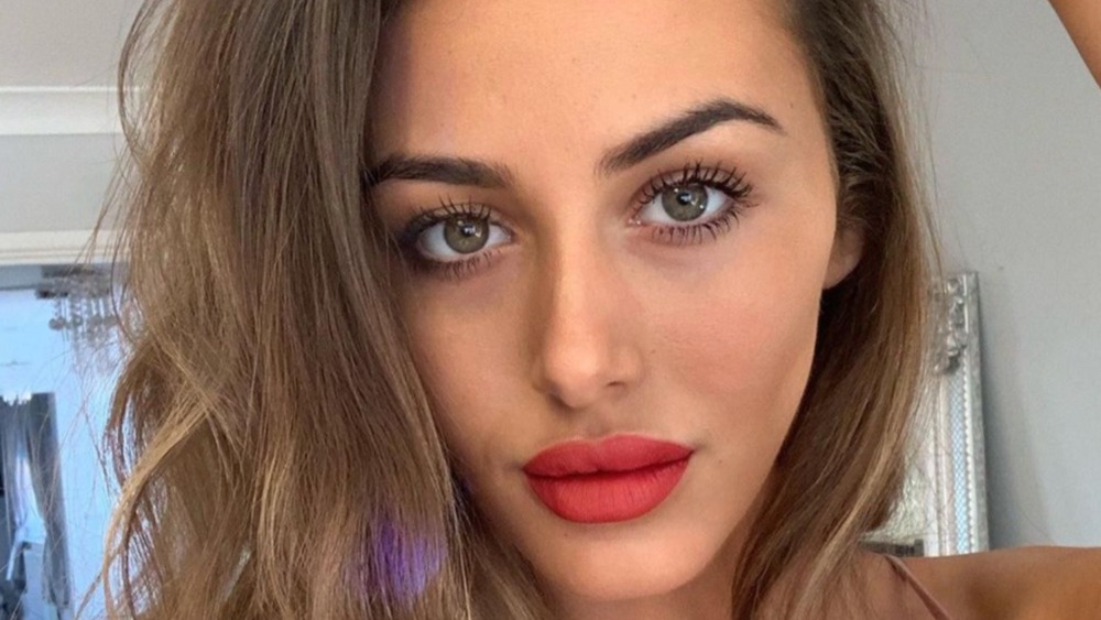 Chloe Veitch red lips