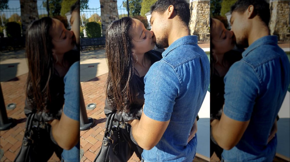 90 Day Fiance stars Chantel and Pedro kissing
