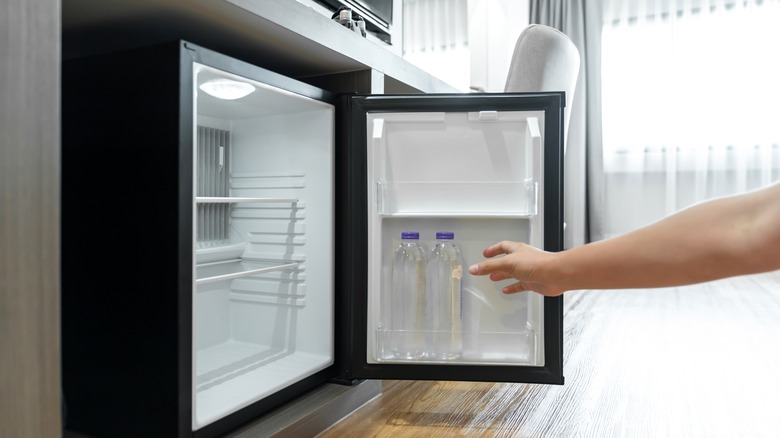 hotel mini fridge