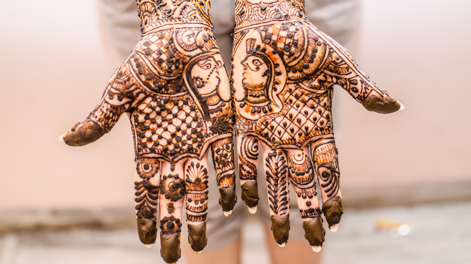 Here's Why You Should Think Twice About Getting A Henna Tattoo