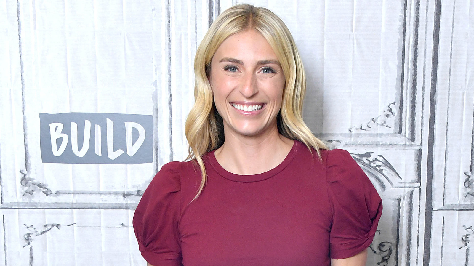 HGTV's Jasmine Roth Calls For Compassion After Painful Hospital Visit