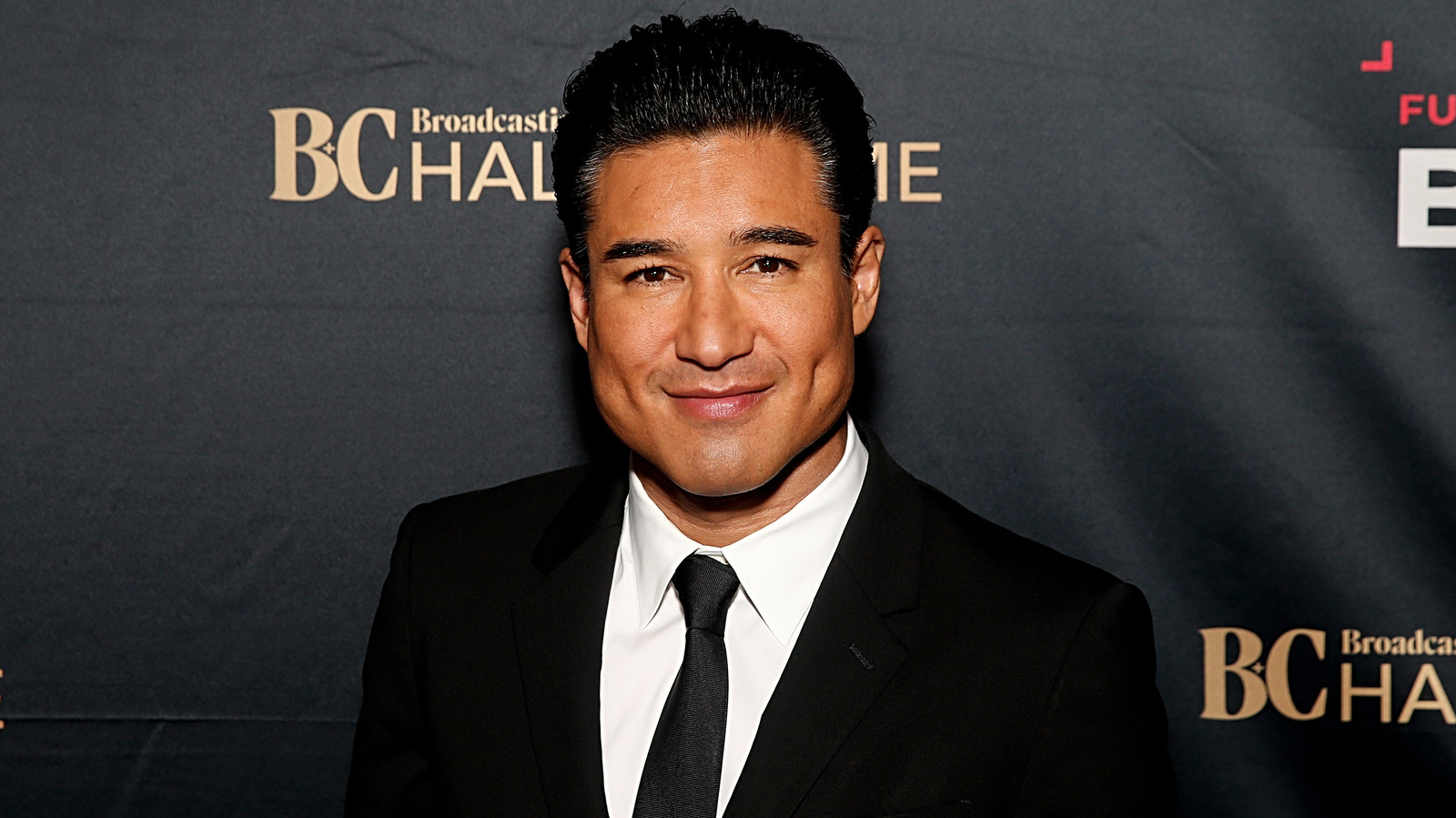 HGTV's Mario Lopez Was Once Embroiled In An Explosive Cheating Scandal, image size:1600x899