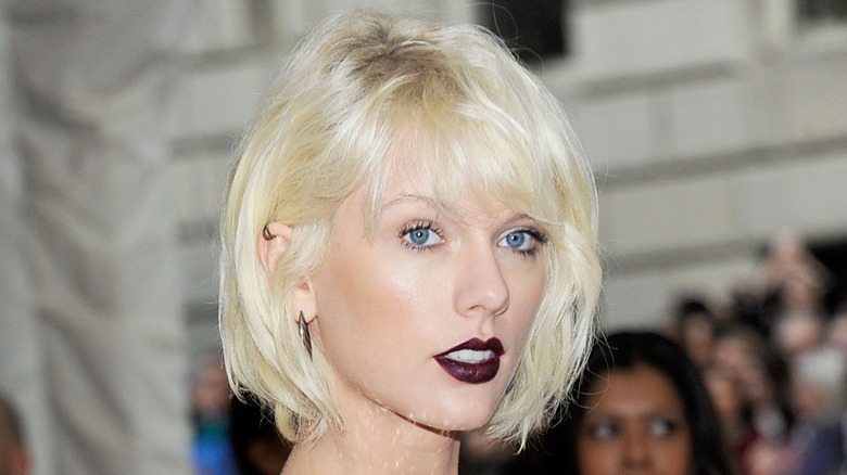 Taylor Swift attending the 2016 Met Gala