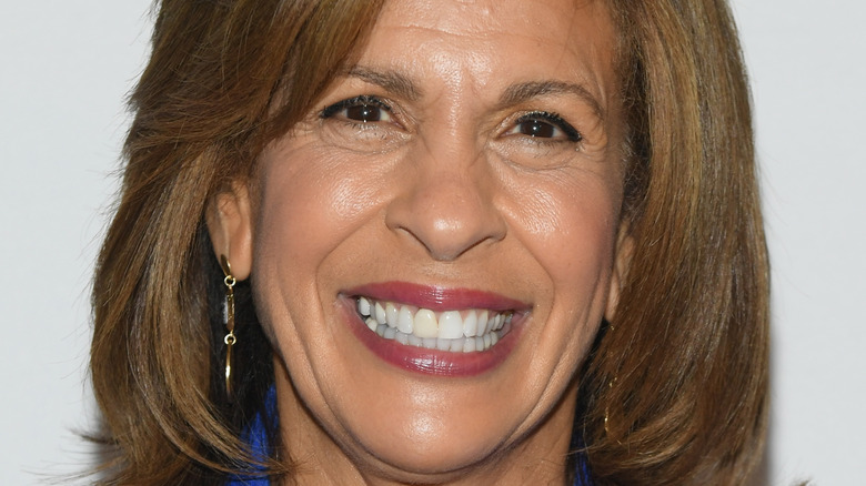 Hoda Kotb posing 