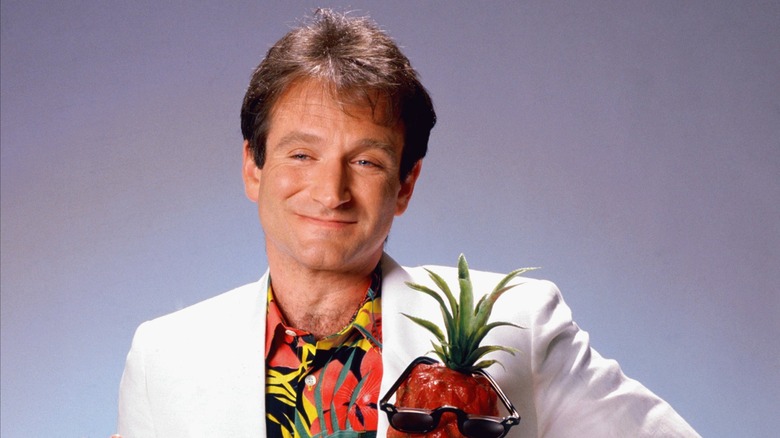Robin Williams poses for a portrait in 1999