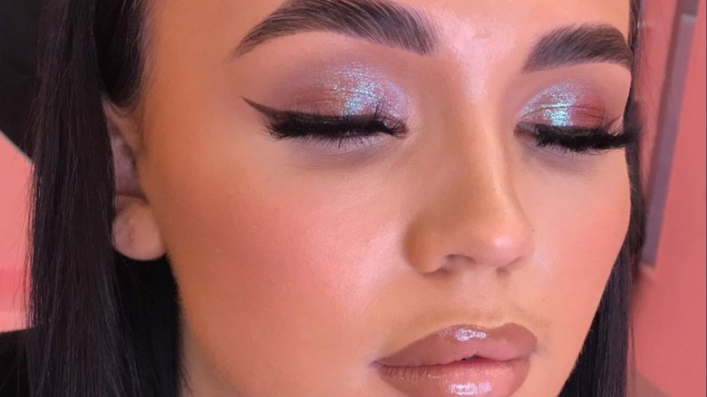 Holographic Makeup Trend Makes A Comeback - Tira