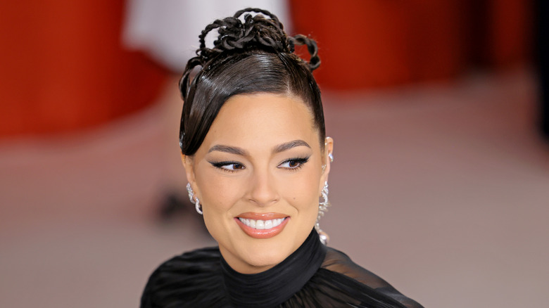 Ashley Graham smiling