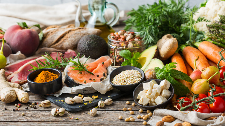 Mediterranean diet foods, including veggies, fruit, nuts, seeds, and legumes