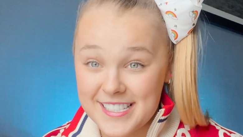 JoJo Siwa smiling 