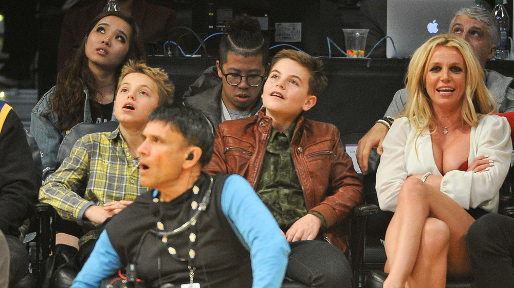 Britney Spears and sons basketball game