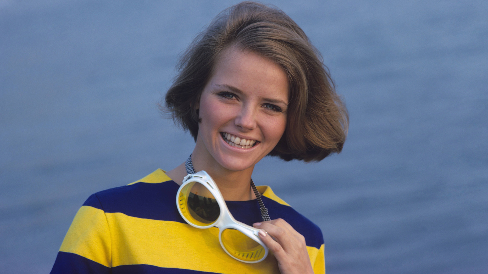 <a href="https://www.thelist.com/2222026/how-cheryl-tiegs-feels-about-being-dubbed-americas-first-supermodel/" target="_blank">How Cheryl Tiegs Really Feels About Being Dubbed America’s First Supermodel</a>
