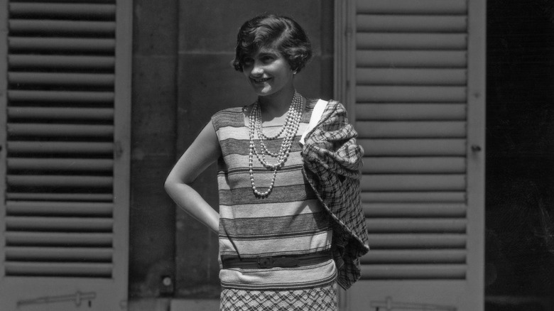 Coco Chanel Photos Through the Years: Her Evolution From 1910s-1960s – WWD