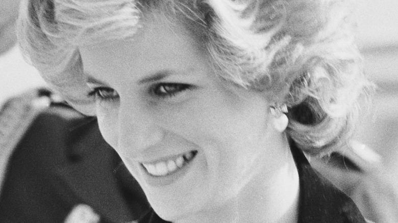 Diana Spencer smiling 