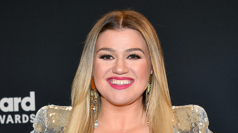 How Does Kelly Clarkson Really Feel About Turning 40?