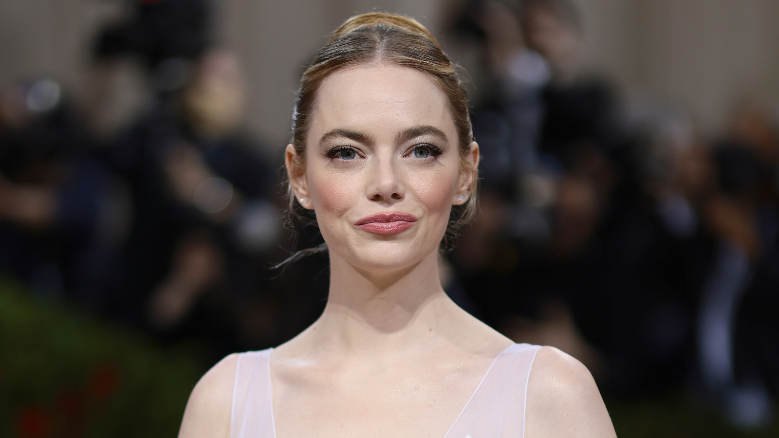 How Emma Stone Flaunted One Of Her Wedding Looks To The World After ...