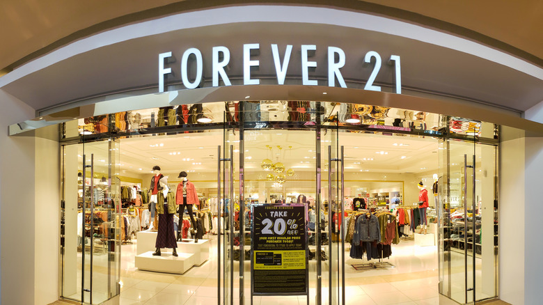 Forever 21 store front 