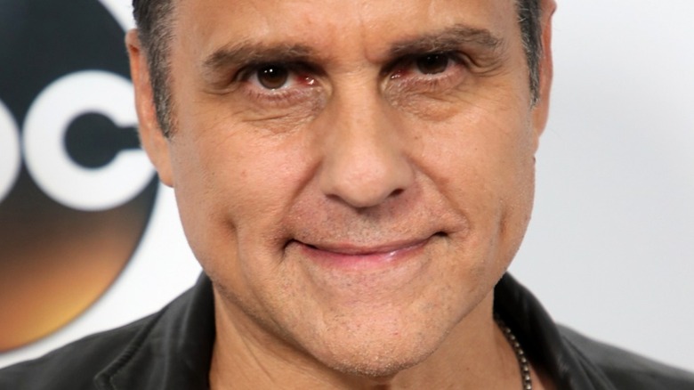 Maurice Benard posing on the red carpet