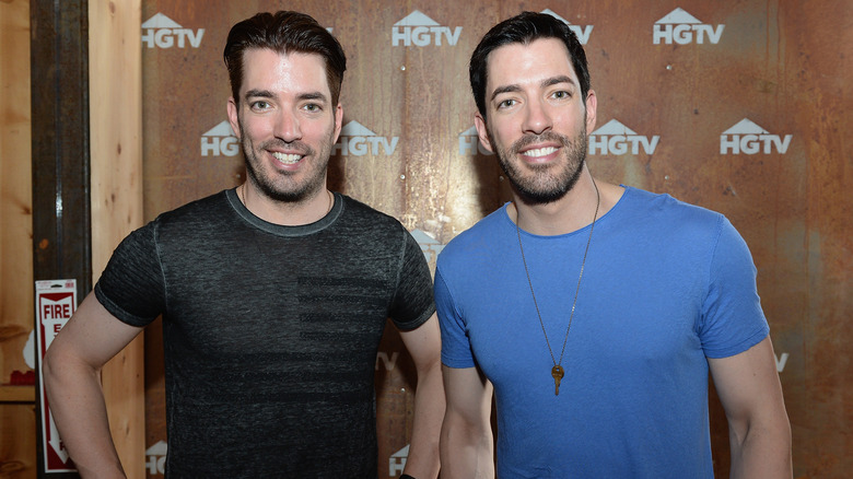Drew and Jonathan Scott strike a pose