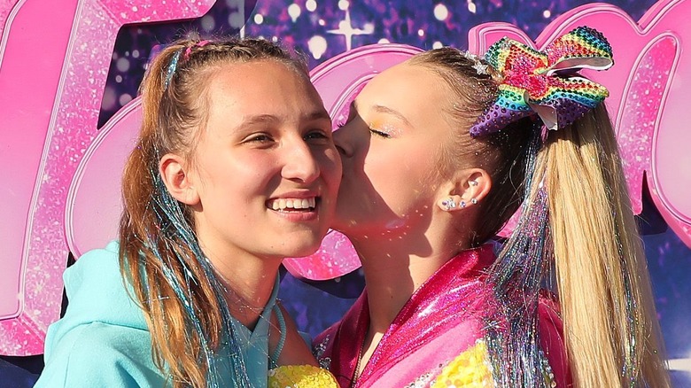 Jojo Siwa and Kylie Prew red carpet