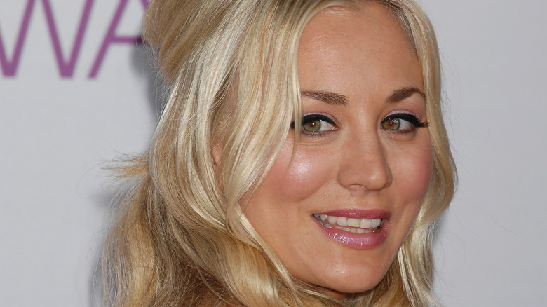 Kaley Cuoco poses on the red carpet