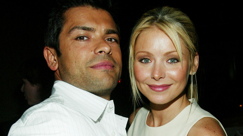 Kelly Ripa and Mark Consuelos smiling