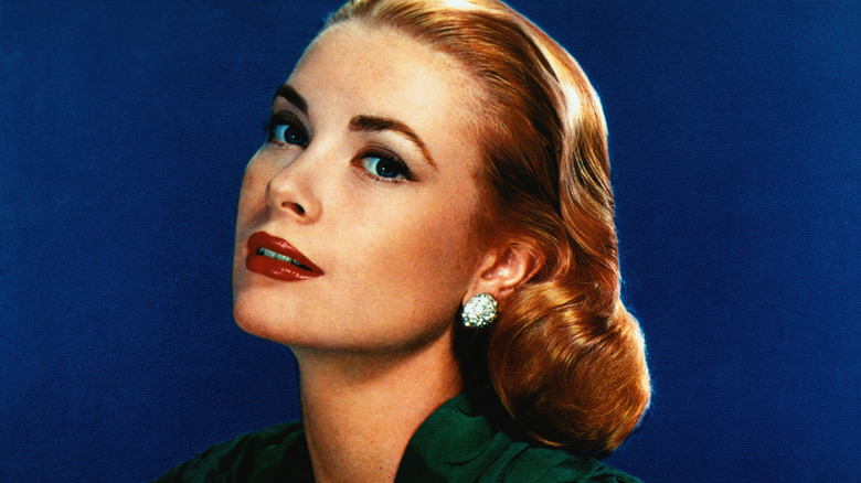 Grace Kelly head tilted