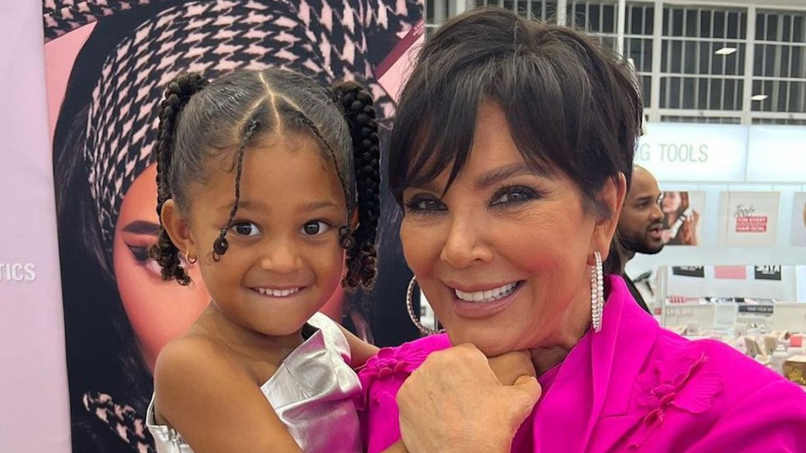 <a href="https://www.thelist.com/1754771/how-many-grandchildren-kris-jenner-has/" target="_blank">How Many Grandchildren Does Kris Jenner Really Have?</a>