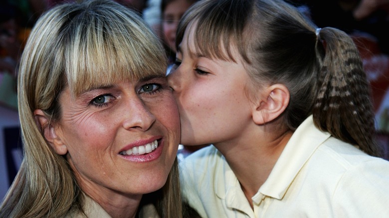 Terri and Bindi Irwin at event 