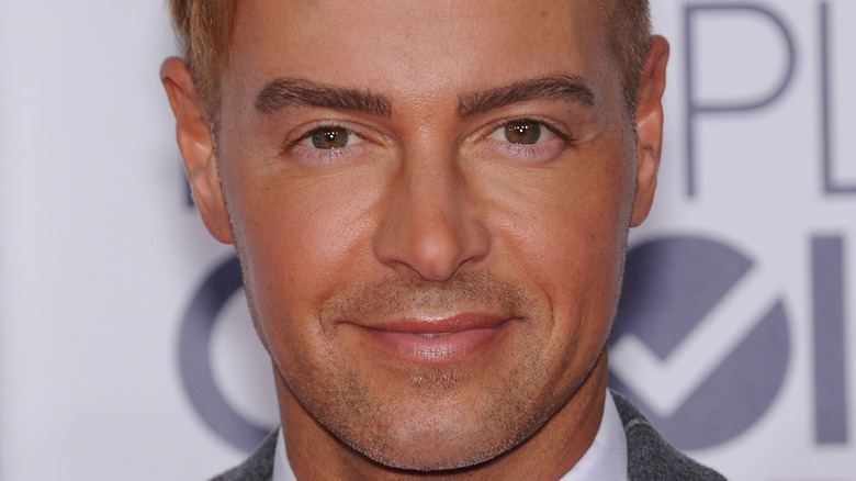 Joey Lawrence smiling