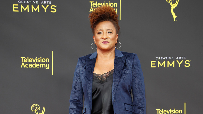 Wanda Sykes posing